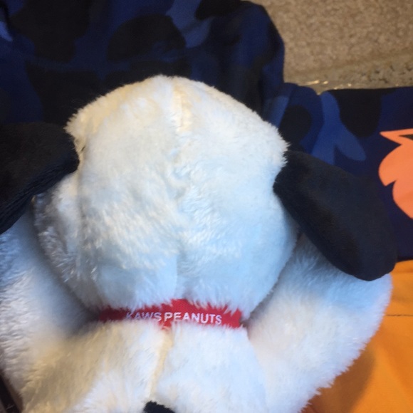 Kaws x Peanuts plush toy - Picture 4 of 5